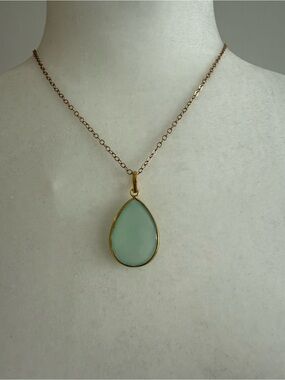 Gold Teardrop Pendant Necklace with Mint Stone